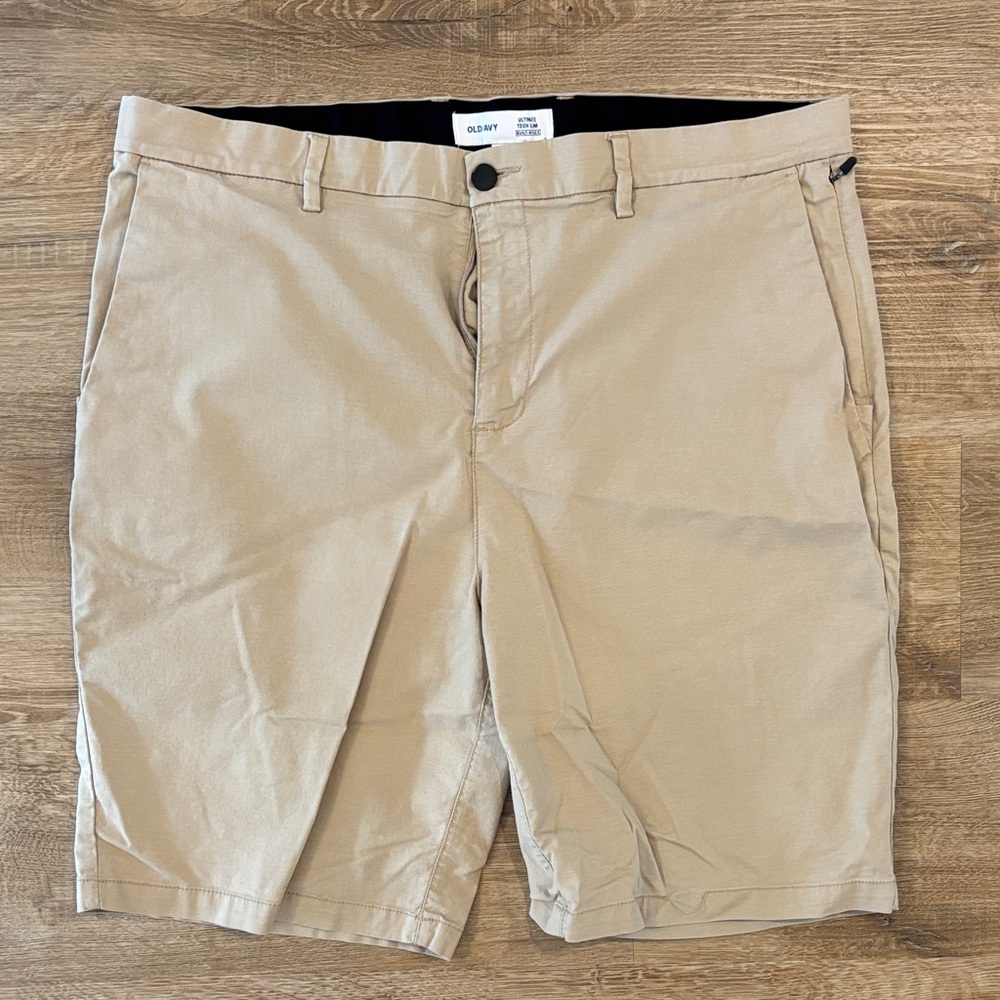 Old Navy Men's Tan Flat Front Shorts